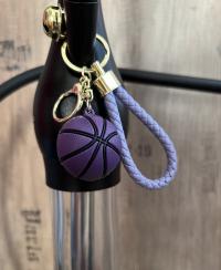 Брелок - игрушка "Мяч баскетбольный" фиолетовый резиновая с карабином (24) 
